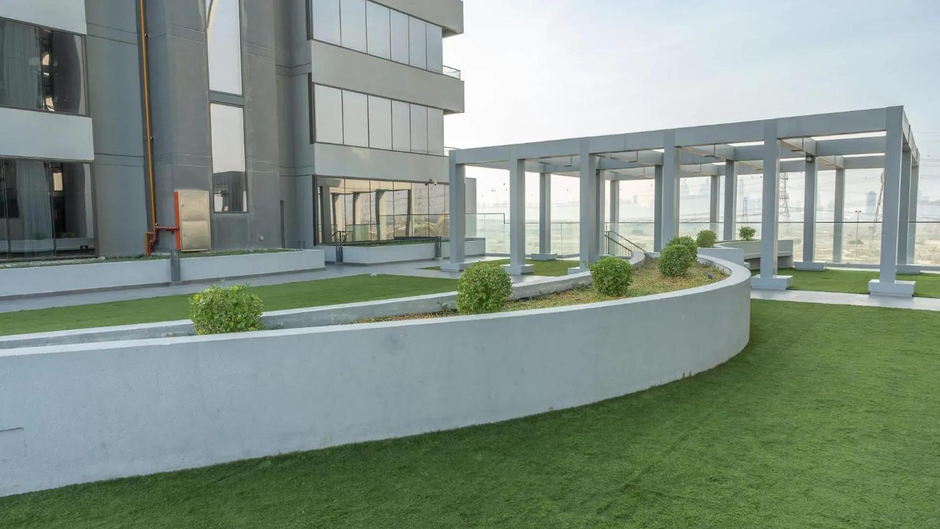 Sophisticated 1 Bedroom Apartment In Bloom Tower B Dubai
