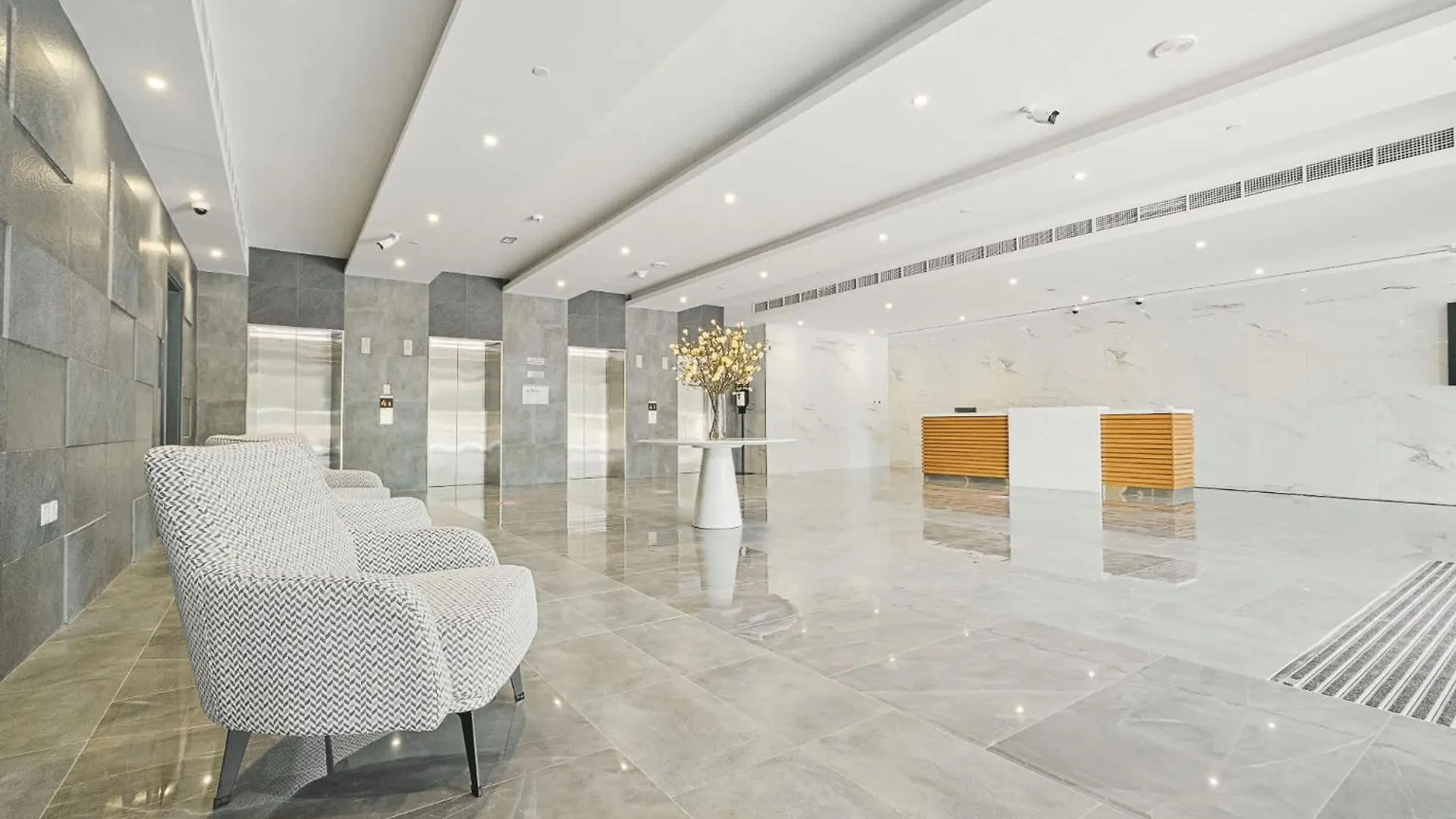 Sophisticated 1 Bedroom Apartment In Bloom Tower B 두바이