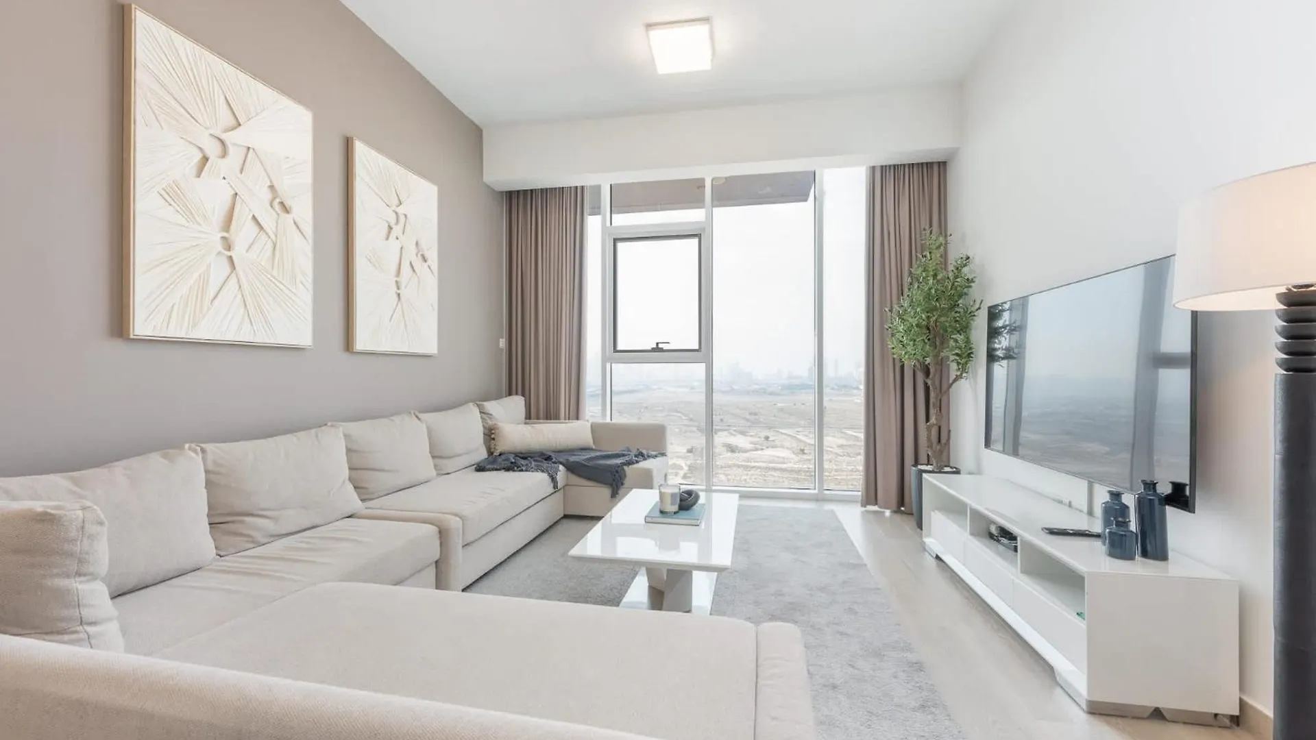 Sophisticated 1 Bedroom Apartment In Bloom Tower B 두바이 0*,
