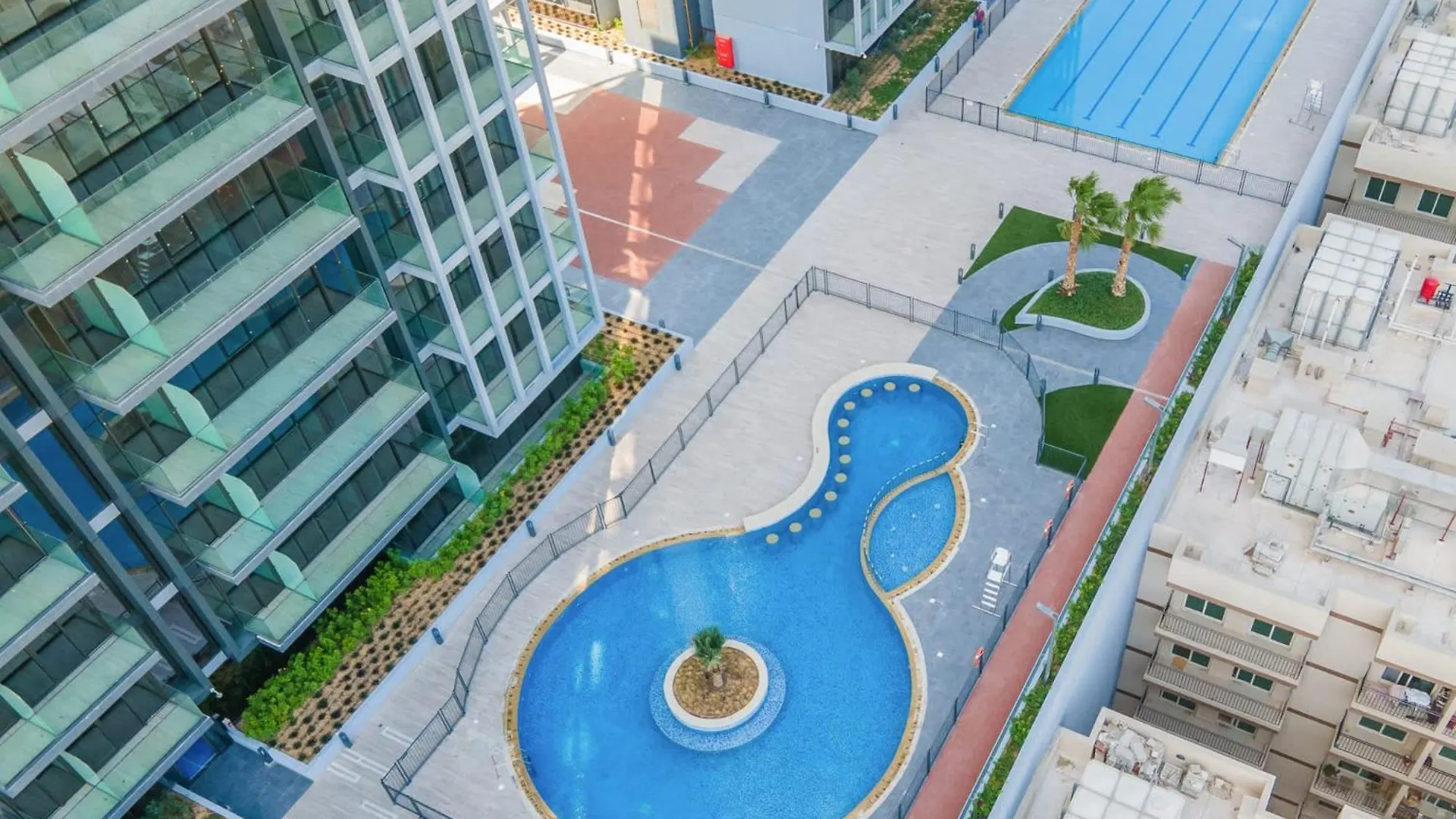 Sophisticated 1 Bedroom Apartment In Bloom Tower B 두바이