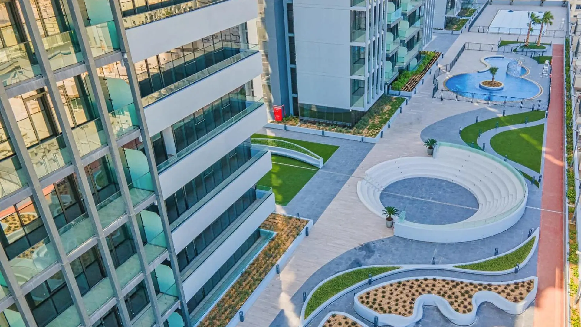 Sophisticated 1 Bedroom Apartment In Bloom Tower B 두바이