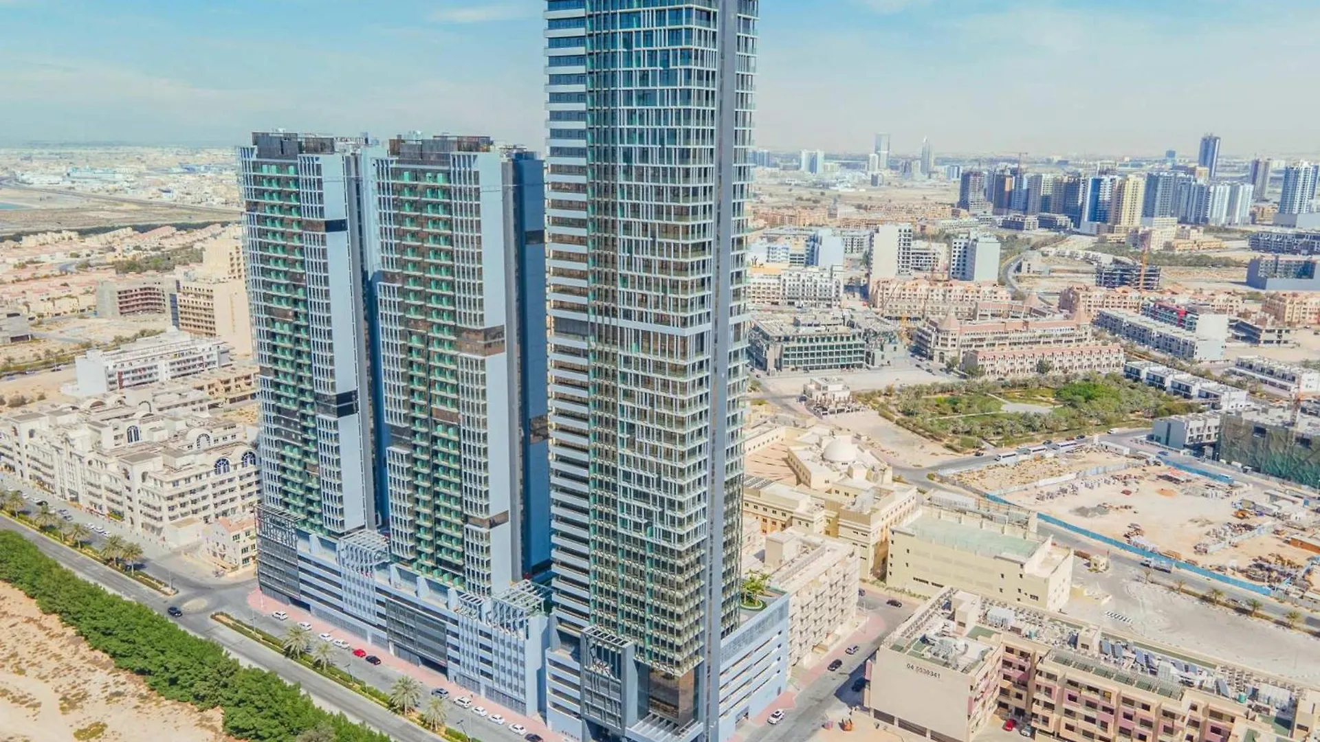 Sophisticated 1 Bedroom Apartment In Bloom Tower B 두바이 아랍에미리트