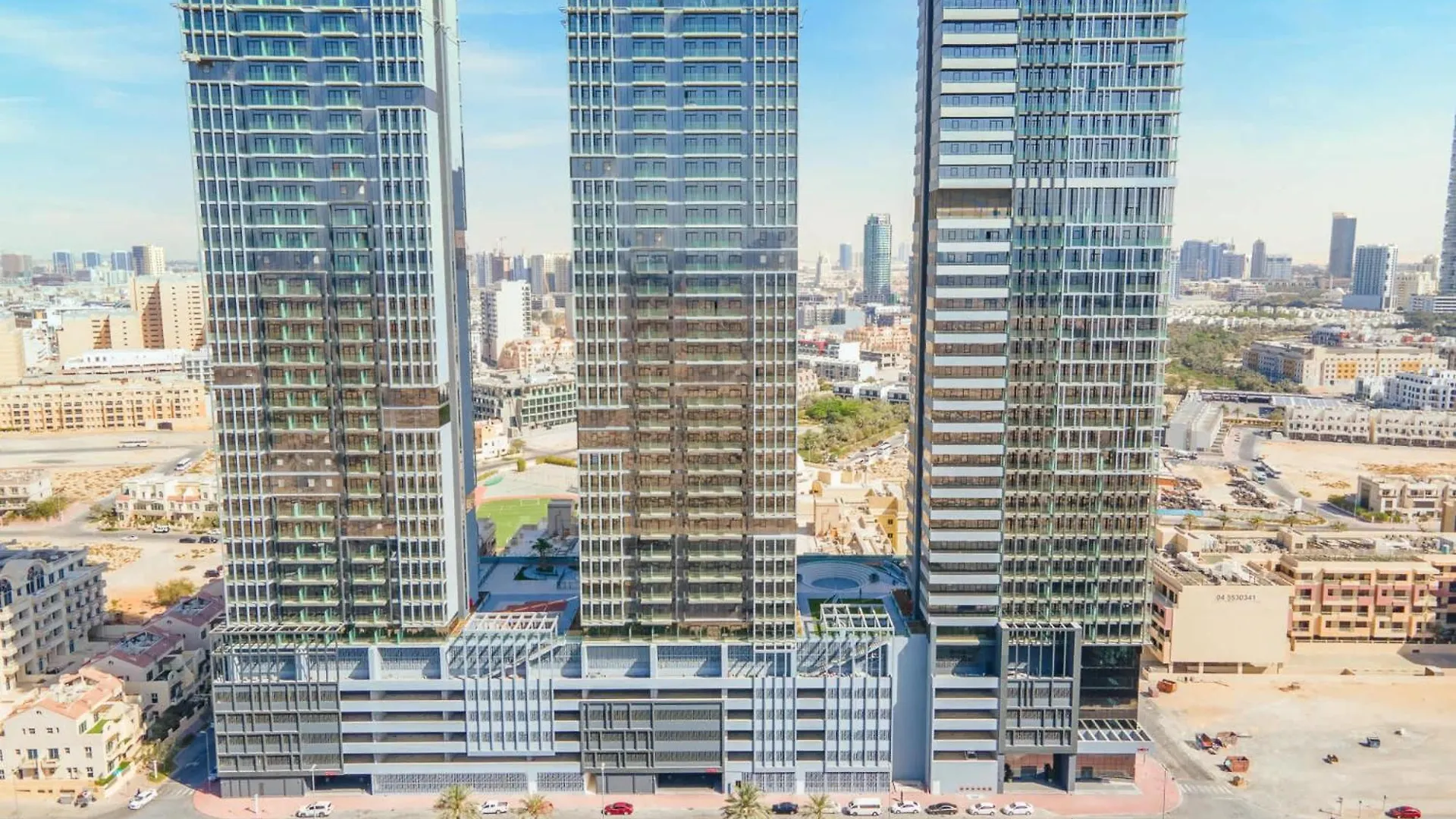 Sophisticated 1 Bedroom Apartment In Bloom Tower B 두바이