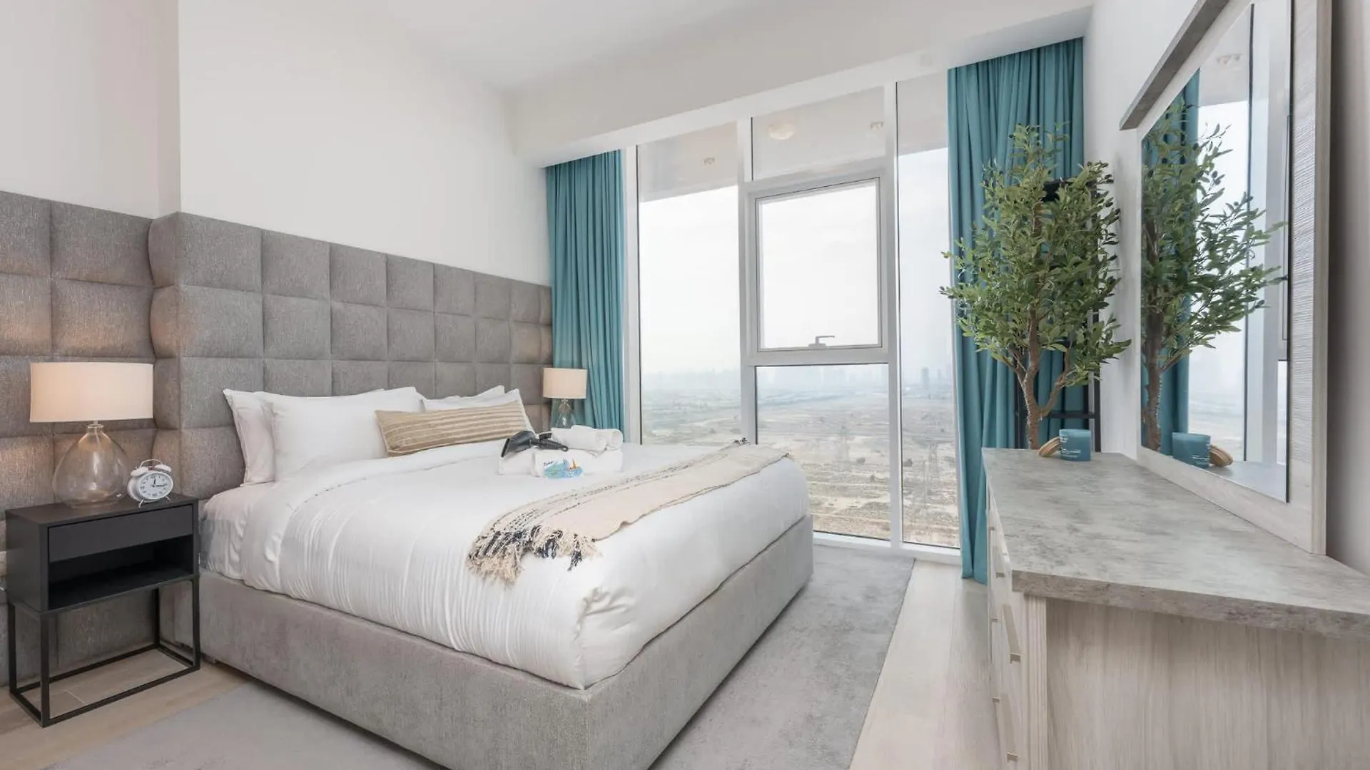 Sophisticated 1 Bedroom Apartment In Bloom Tower B 두바이