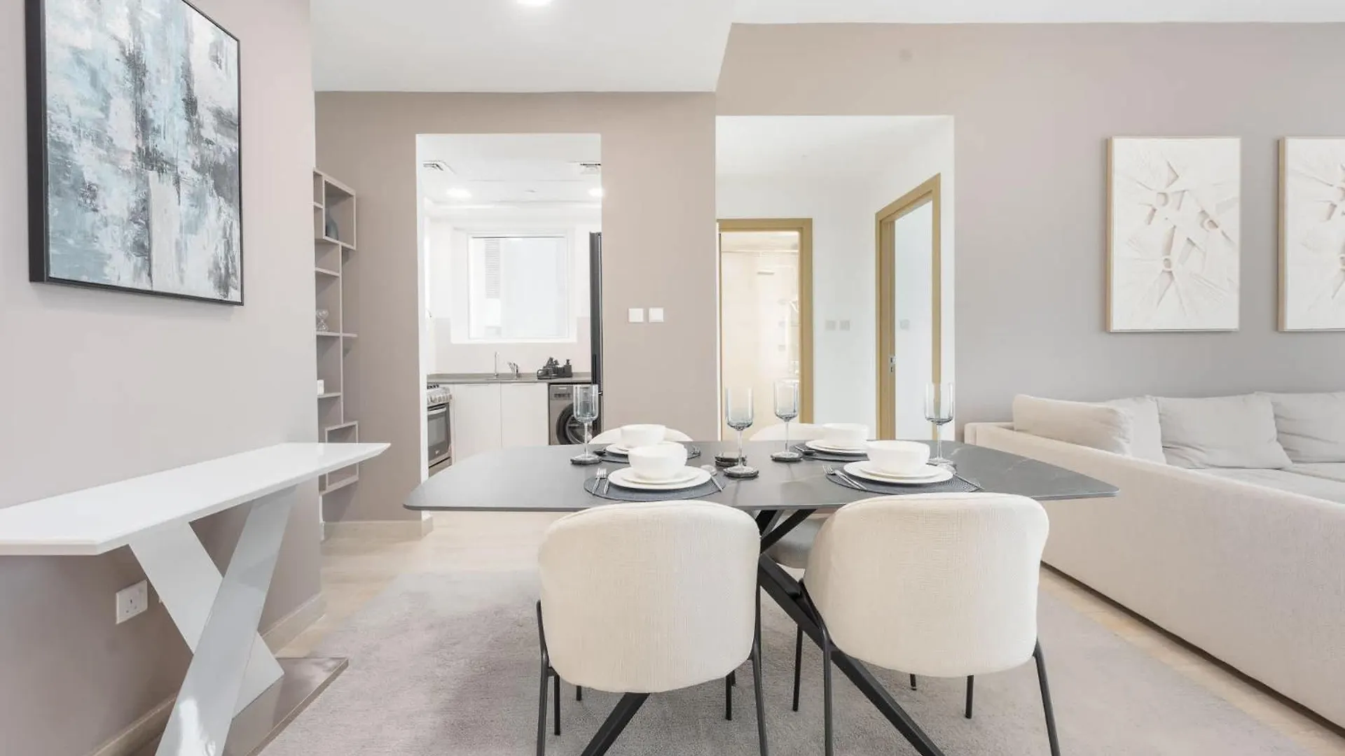 Sophisticated 1 Bedroom Apartment In Bloom Tower B Dubai